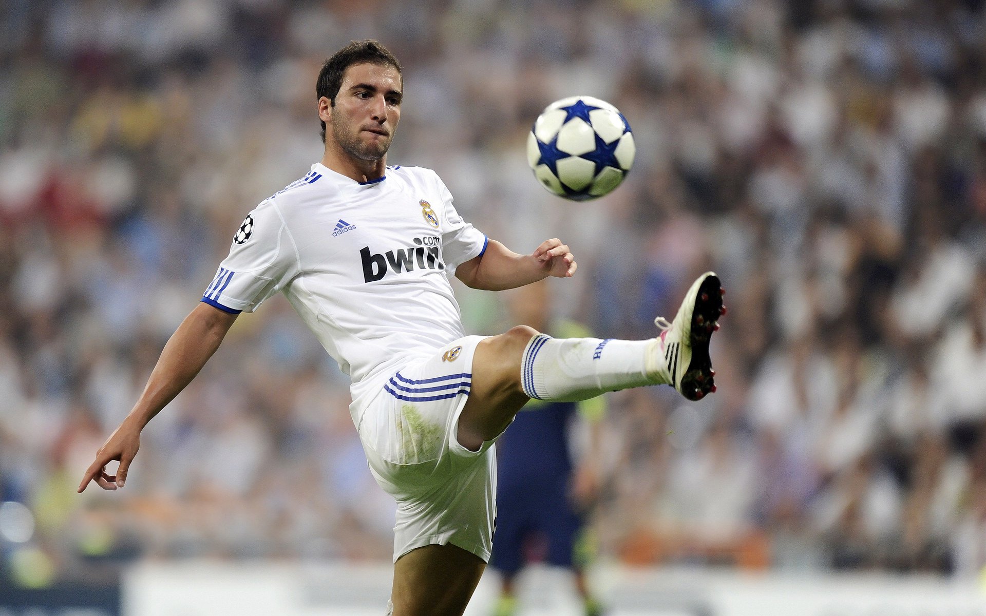 加克波爆发与罗马绝杀，足球世界里的唯一性瞬间