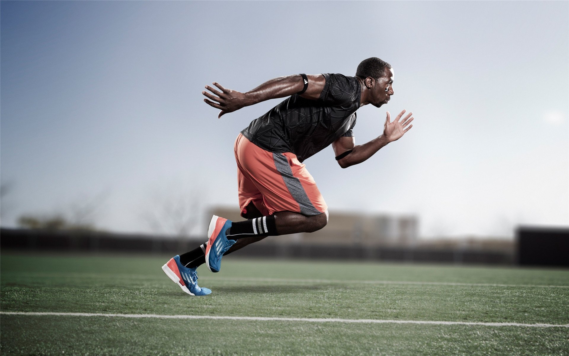 久保建英，F1新赛季揭幕战之夜的东方闪电