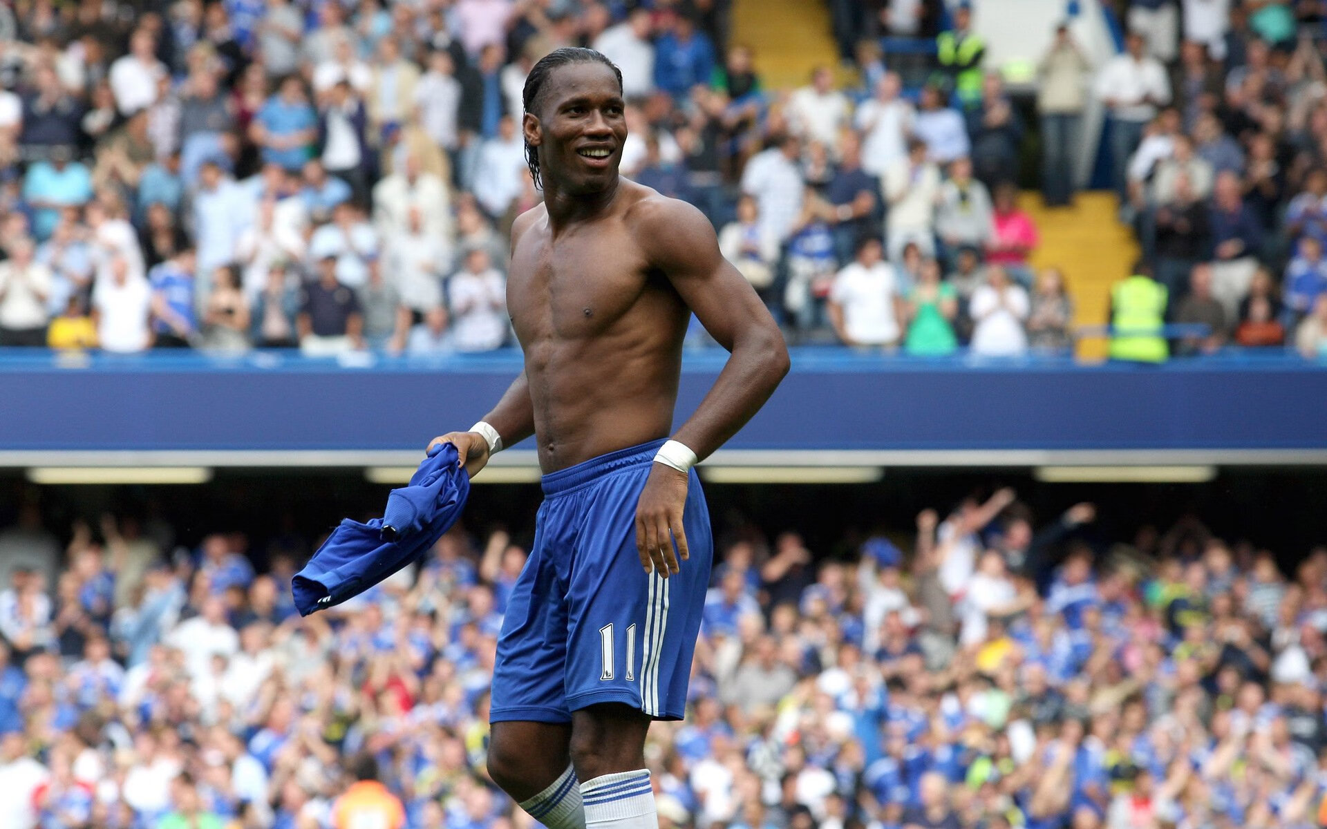 足球世界的双面叙事,哥斯达黎加坚韧反击与萨内的德甲封神时刻